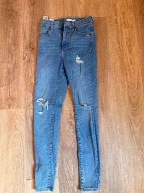 Levi's Blue Ripped Skinny Jeans - Women